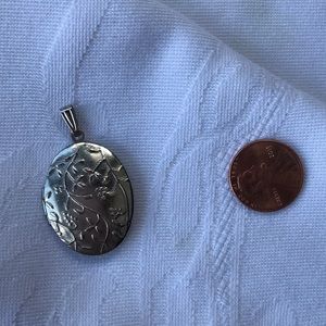 Locket Silver